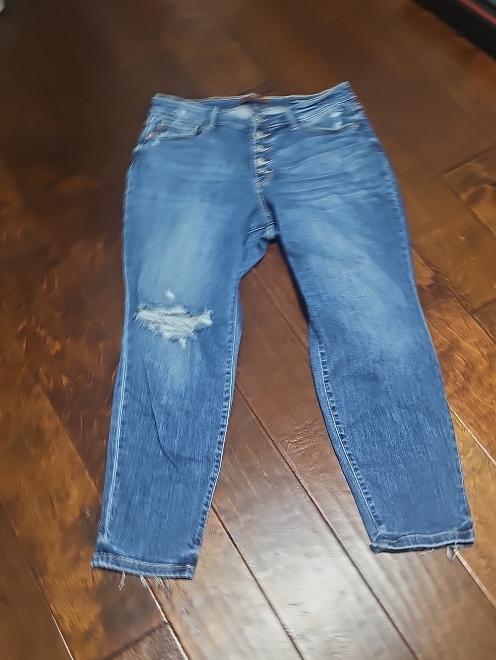 Judy Blue Sz 14W Boyfriend Fit Blue Distressed High-Rise Jeans NWOT